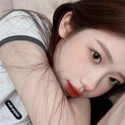 红色机尾